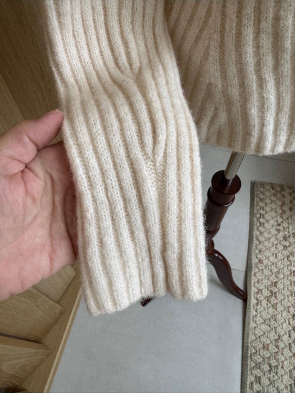 šøBanana Republic Cream Off-Shoulder Ribbed Foldover Sweater size L Quiet Luxury - Picture 6 of 7